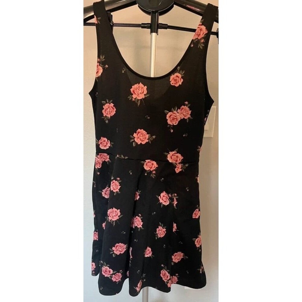 H&M Divided Black Pink Rose Floral Skater Dress Size 8 Sleeveless Mini